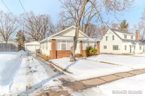 2033 Wyoming, Wyoming, MI 49519