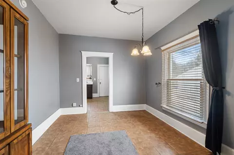 Dining - 210 E Argyle, Jackson, MI 49202 photo 1 of 2