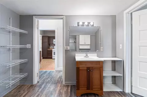 Entry Way - 210 E Argyle, Jackson, MI 49202 photo 6 of 7
