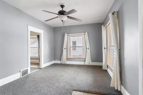 Living - 210 E Argyle, Jackson, MI 49202 photo 2 of 4