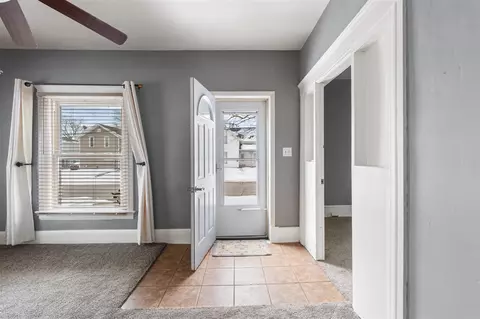 Entry Way - 210 E Argyle, Jackson, MI 49202 photo 4 of 7