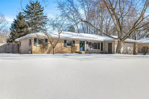 5627 E Hiawatha, Stevensville, MI 49127