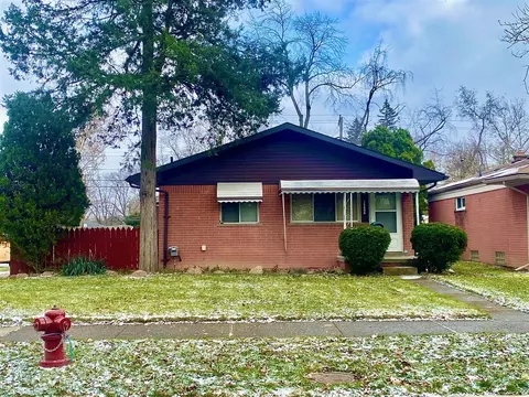 19506 Deering, Livonia, MI 48152