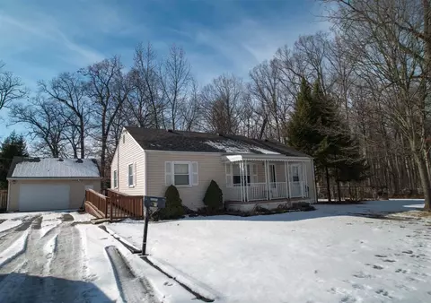 16010 Hollywood, Romulus, MI 48174 photo 2
