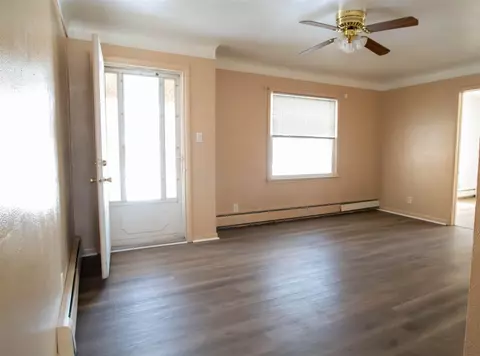 16010 Hollywood, Romulus, MI 48174 photo 4