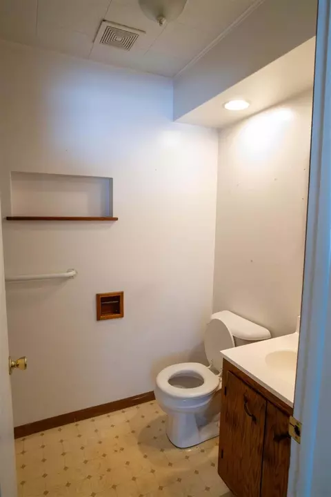 16010 Hollywood, Romulus, MI 48174 photo 12