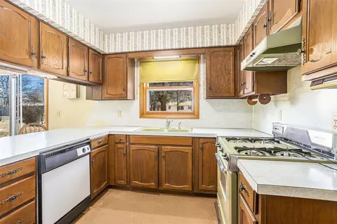 Kitchen - 64624 W Northpark, Constantine, MI 49042 photo 2 of 2
