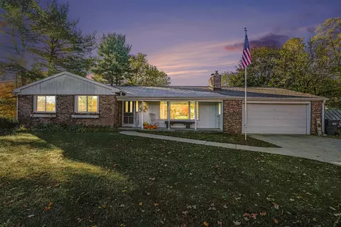 2671 W B, Plainwell, MI 49080