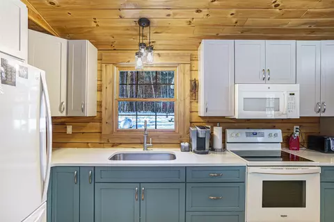 Kitchen - 3899 W Baseline, White Cloud, MI 49349 photo 1 of 2