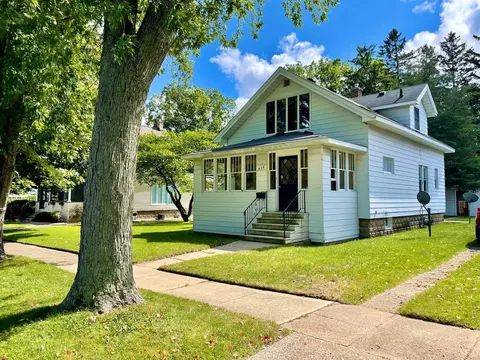 926 Lewis, Saint Joseph, MI 49085
