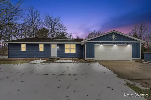 3655 16th, Grandville, MI 49418