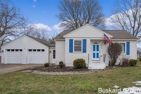 25 W 32nd, Holland, MI 49423