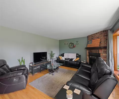 Living - 1700 Sheick, Monroe, MI 48162 photo 3 of 3