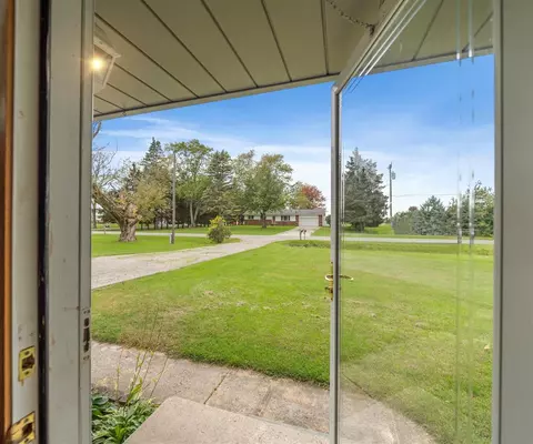 Entry Way - 1700 Sheick, Monroe, MI 48162 photo 2 of 2