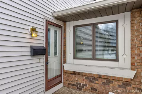 897 Creekridge, Holland, MI 49423