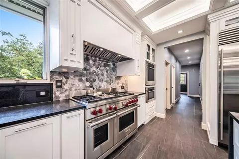 Kitchen - 2016 Valleyview, Ann Arbor, MI 48105 photo 5 of 7