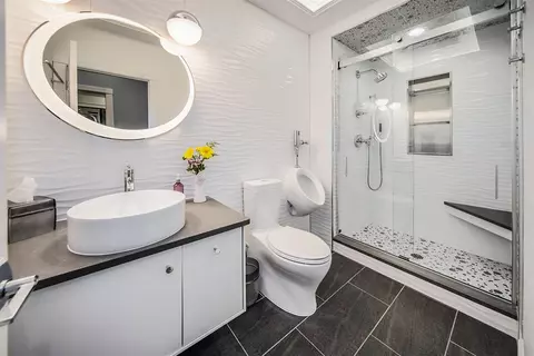 Bath - 2016 Valleyview, Ann Arbor, MI 48105 photo 6 of 14