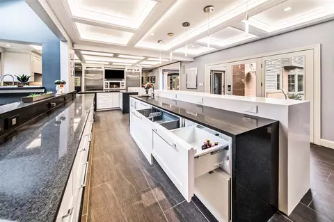 Kitchen - 2016 Valleyview, Ann Arbor, MI 48105 photo 6 of 7