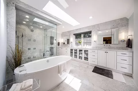 Bath - 2016 Valleyview, Ann Arbor, MI 48105 photo 7 of 14