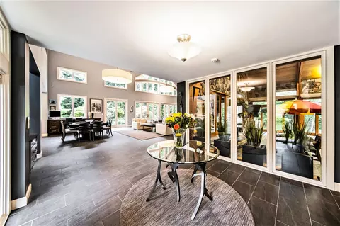 Entry Way - 2016 Valleyview, Ann Arbor, MI 48105 photo 5 of 10