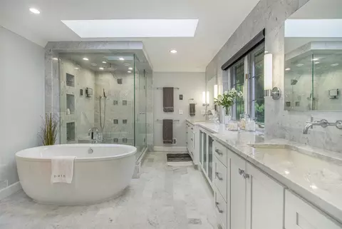 Bath - 2016 Valleyview, Ann Arbor, MI 48105 photo 9 of 14