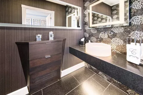 Bath - 2016 Valleyview, Ann Arbor, MI 48105 photo 1 of 14