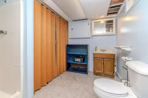 Bath - 809 Loyola, Ann Arbor, MI 48103 photo 3 of 4