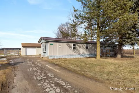 5432 Palmer, Belding, MI 48809