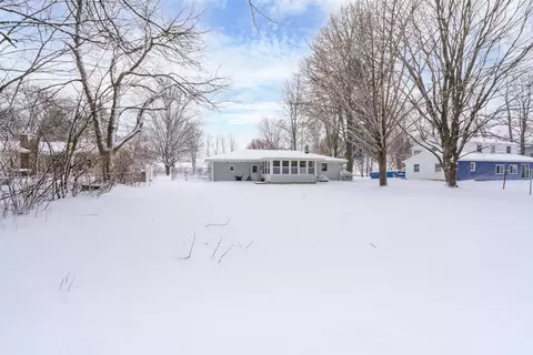 Exterior - 9399 E De, Richland, MI 49083 photo 4 of 5