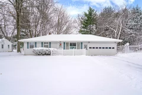 Exterior - 9399 E De, Richland, MI 49083 photo 1 of 5