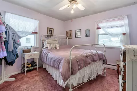 Bedroom - 9399 E De, Richland, MI 49083 photo 1 of 4