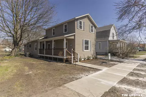 825 Pennoyer, Grand Haven, MI 49417