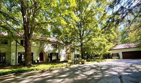 15691 S M-43, Hickory Corners, MI 49060