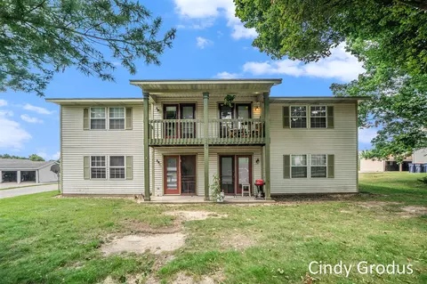 360 Oxford, Holland, MI 49423