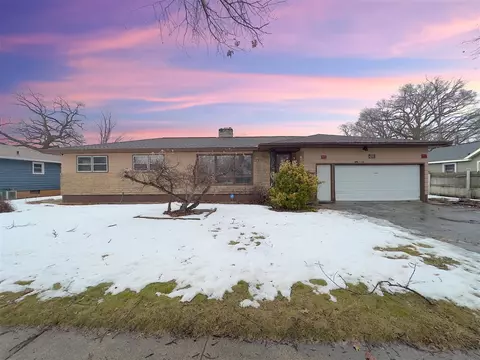 2120 Riordan, Muskegon, MI 49444