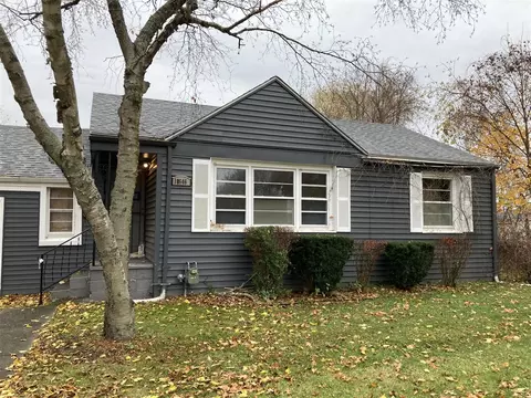 18646 Old Homestead, Harper Woods, MI 48225