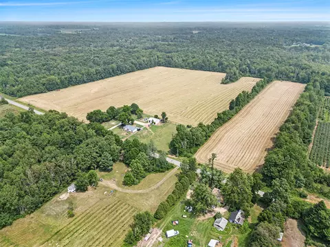 V/l 59 1/2, Bangor, MI 49013