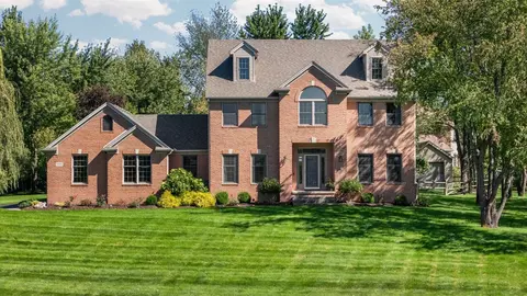 9404 Thornbird, Saline, MI 48176
