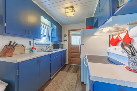 Kitchen - 1042 Amelia, Pullman, MI 49450 photo 1 of 2