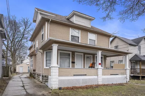 1317 James, Kalamazoo, MI 49001