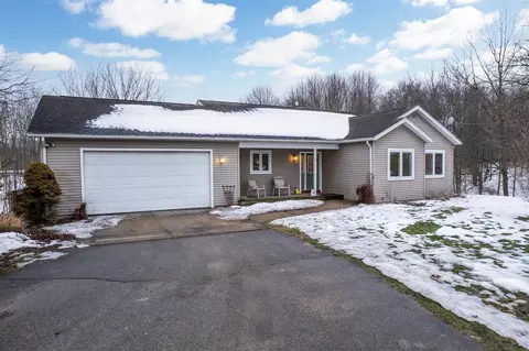 8720 S M-43 Hwy, Delton, MI 49046