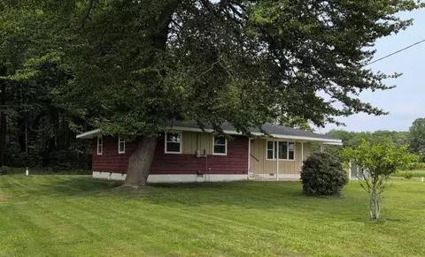 69034 42nd, Covert, MI 49043