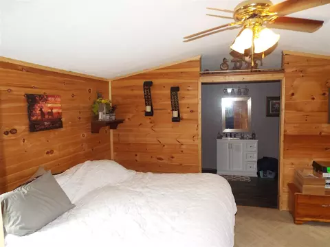 Bedroom - 14435 Vischer, Addison, MI 49220 photo 4 of 7