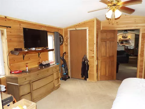Bedroom - 14435 Vischer, Addison, MI 49220 photo 6 of 7