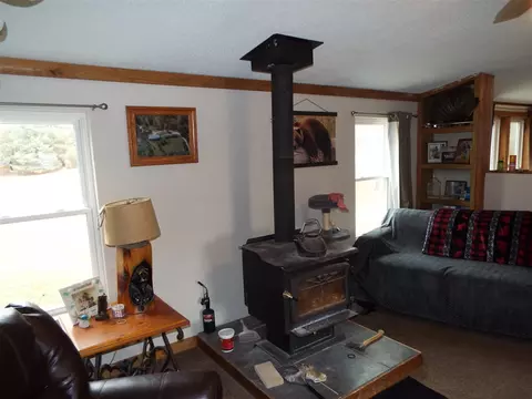 Living - 14435 Vischer, Addison, MI 49220 photo 3 of 5