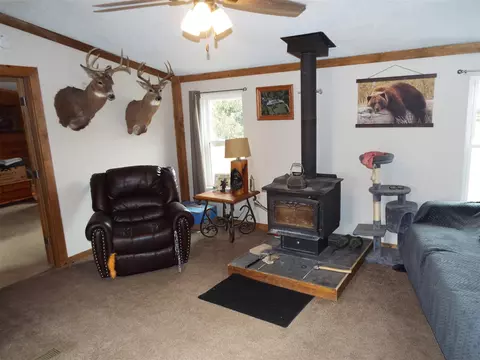 Living - 14435 Vischer, Addison, MI 49220 photo 2 of 5