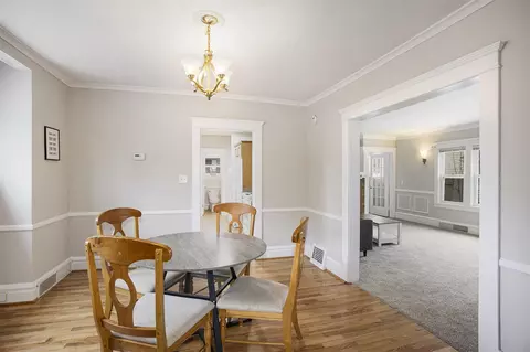 Dining - 792 Oakridge, Jackson, MI 49203 photo 2 of 3