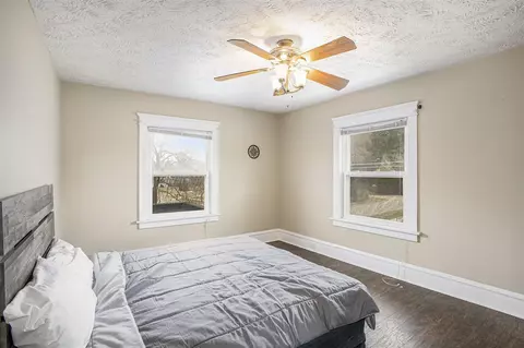 Bedroom - 792 Oakridge, Jackson, MI 49203 photo 2 of 5