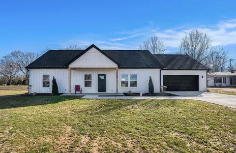 24669 Edgewood, Sturgis, MI 49091