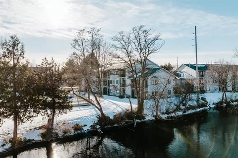 545 Riverine #203, Traverse City, MI 49684
